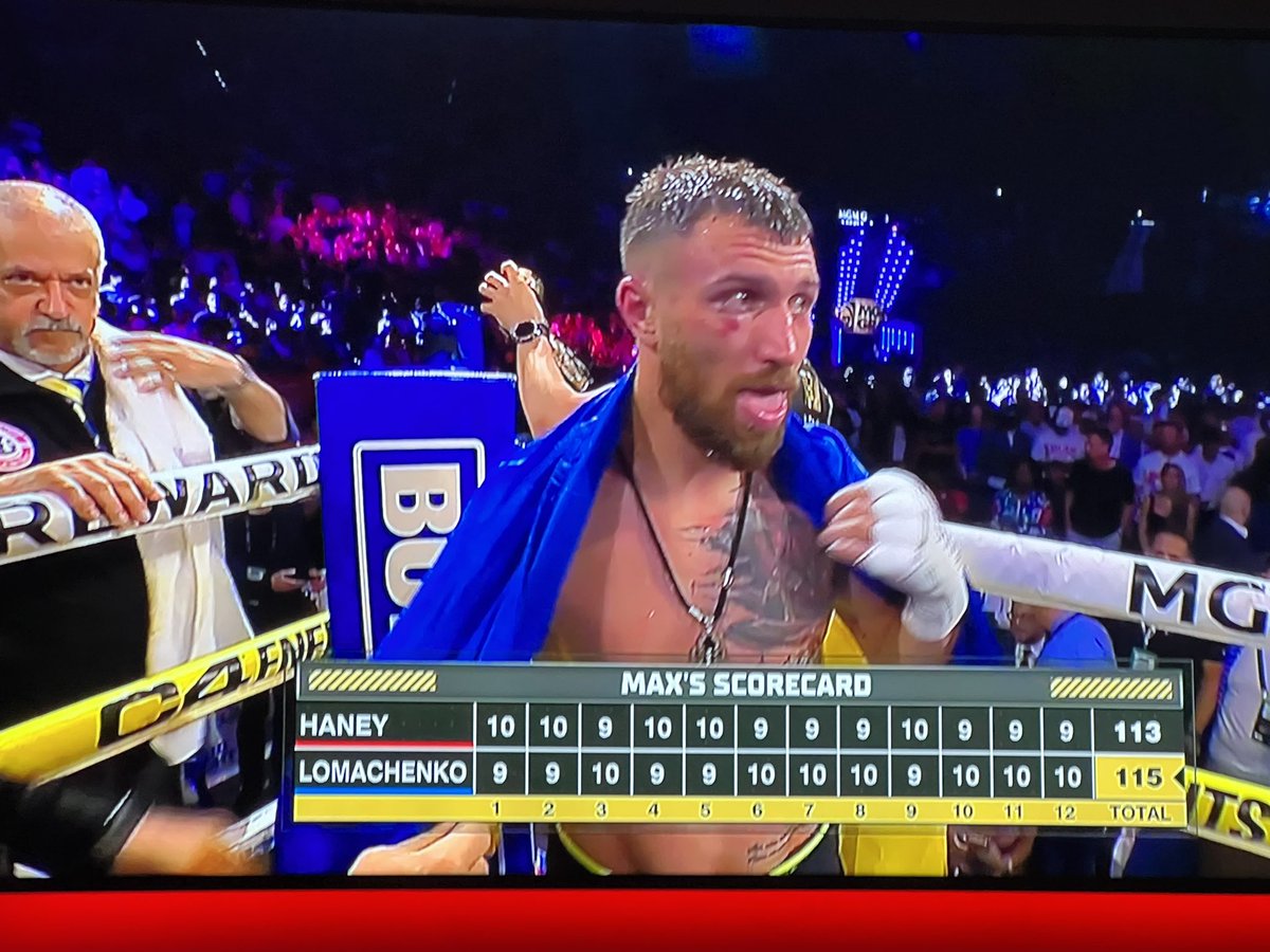 Boxing sucks!!! Clearly why is a dying sport.  #Lomachenko clearly won the fight.  Horrible scoring.  Horrible Judging. #lomachenkovshaney #Boxing @ESPNPlus @VasylLomachenko @ESPNDeportes @ESPNRingside #highwayrobbery @trboxing @OscarDeLaHoya 
@osunaespn @maxkellerman