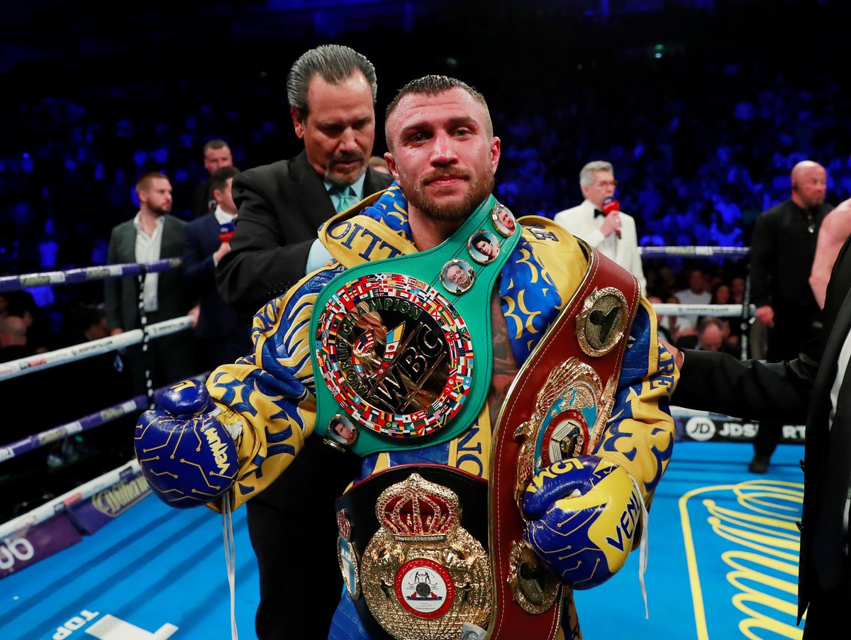 JAYARIAS13's tweet photo. Im tired of these companys protecting their figthers makes boxing a shame to watch ,hat off to @lomachenkovasiliy  he got robbed tonight but he still a champ and a better boxer tham bumm ass haney 😡 @Realdevinhaney https://t.co/srnlmaHOmY