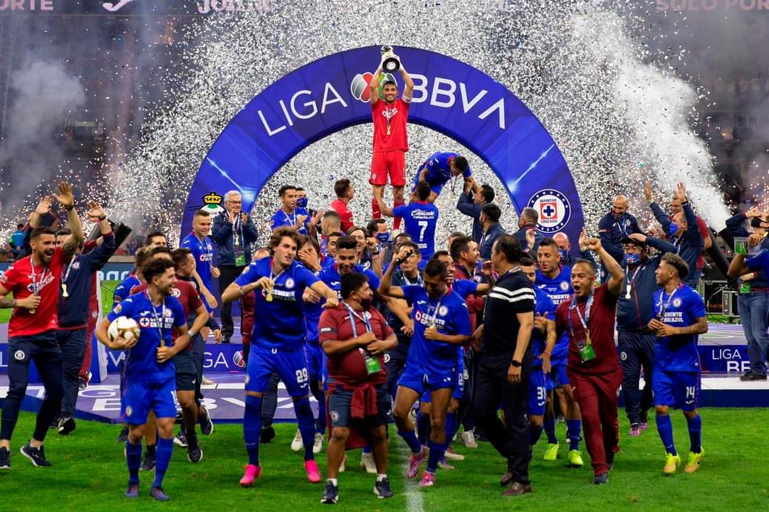 LuisAzulO5O7's tweet photo. Lider con 41 pts y campeón, sólo 1. https://t.co/zH8wlkXSBu