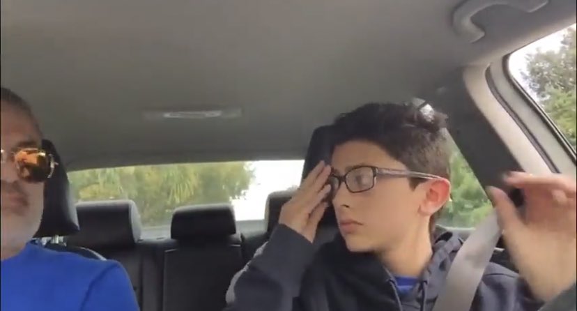 ooobookie_'s tweet photo. @OnlyBangersEth Bro had to re adjust his glasses 😂😂😂 https://t.co/qrKn46Qzy2