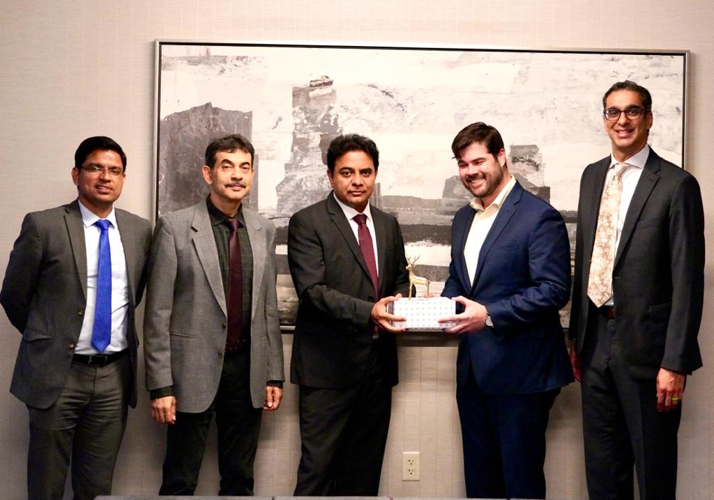 More good news from the US!

The leadership team of Storable, which established its first Global Development Centre (GDC) in Hyderabad recently, met with IT and Industries Minister <a href="/KTRBRS/">KTR</a> and shared their expansion plans.

<a href="/storableinc/">Storable</a> is a leading software provider for the