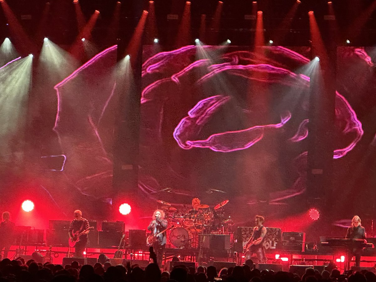 Saw The Cure the other night, my heart is happy! Thirty years later, this band still rocks me to my core! #TheCure #gothforlife #songsofalostworld