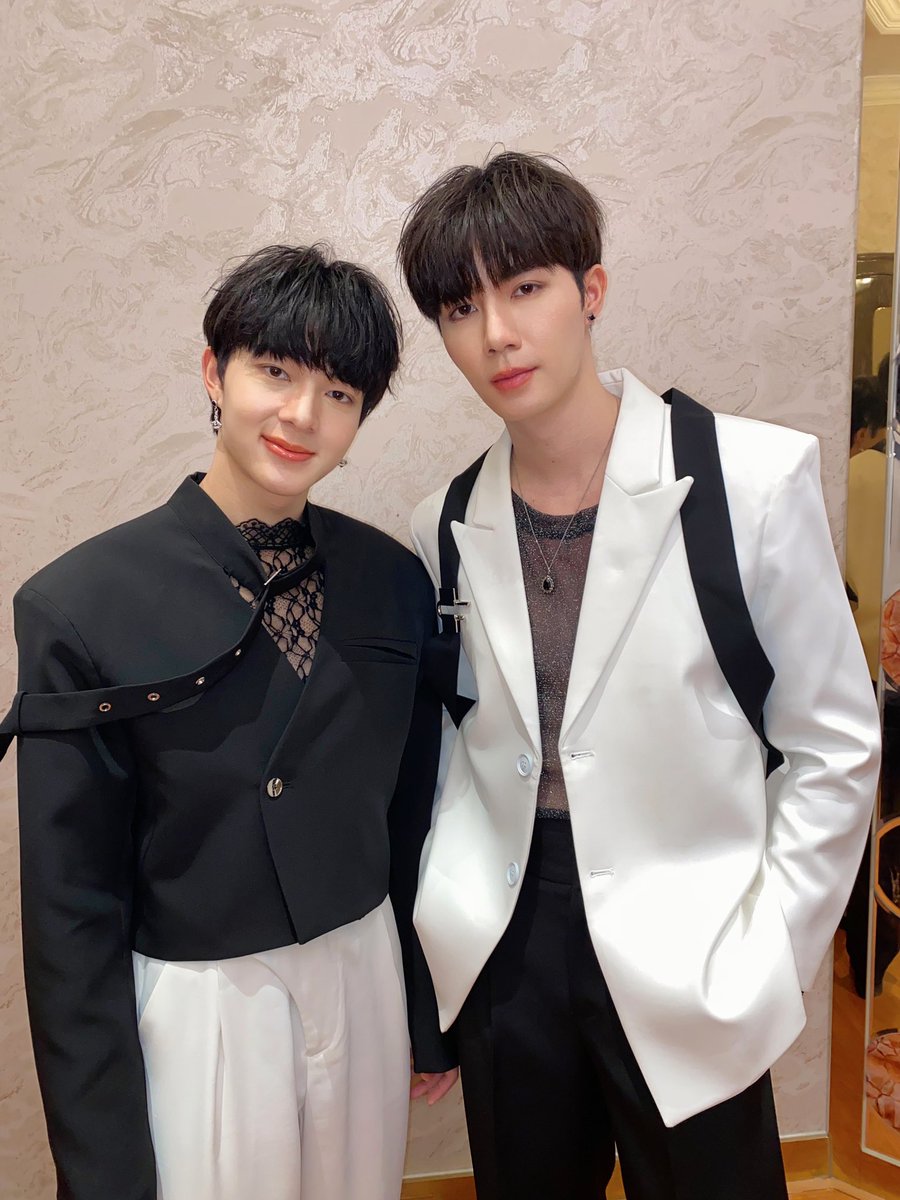 DomundiTV's tweet photo. 🥳ทุกคนพร้อมรึยังคะ ซีนุนิวพร้อมแล้วน้าาา~ 

ฝากทุกคนส่งกำลังใจให้กันได้ทาง #ZeeNuNew与你随行签名会 เลยนะคะ🤗✨ https://t.co/Uocb2IjiJ9