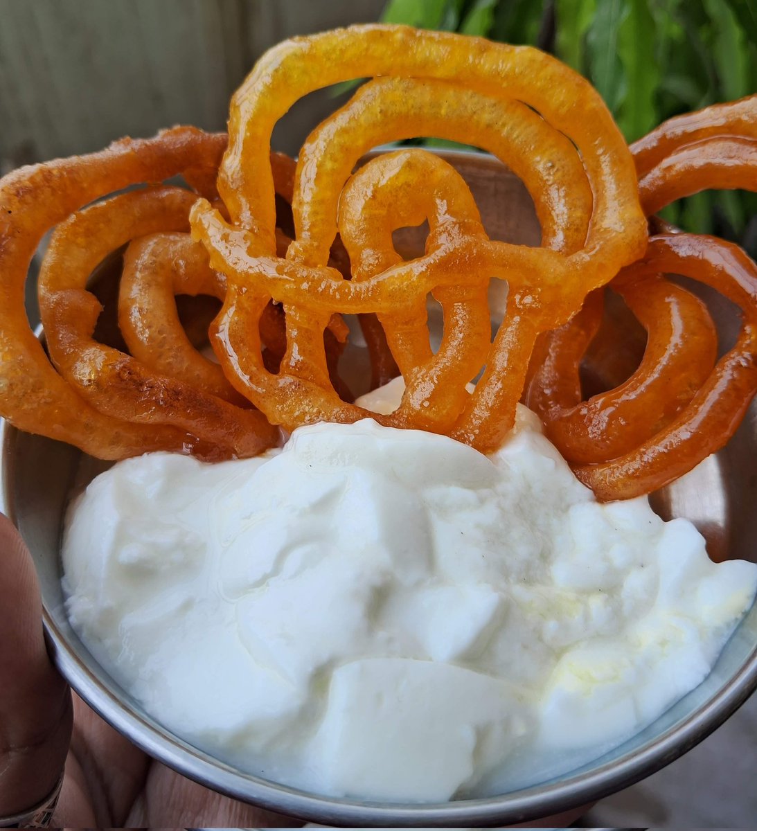 Perks of living in the city of अन्नापूर्णा😋😍

#JustSundaying
#WeekendVibes
#Dahi_Jalebi_Supremacy
#KashiSpecials