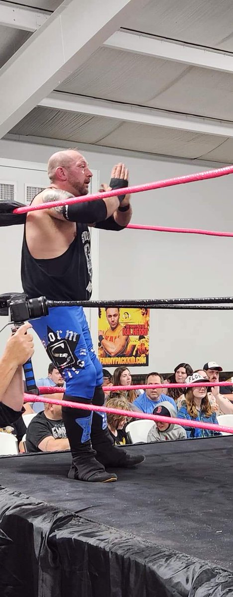 13FTW13's tweet photo. And I did it in my new Rated R Superstar tribute gear. @EdgeRatedR https://t.co/MAynm0WGld