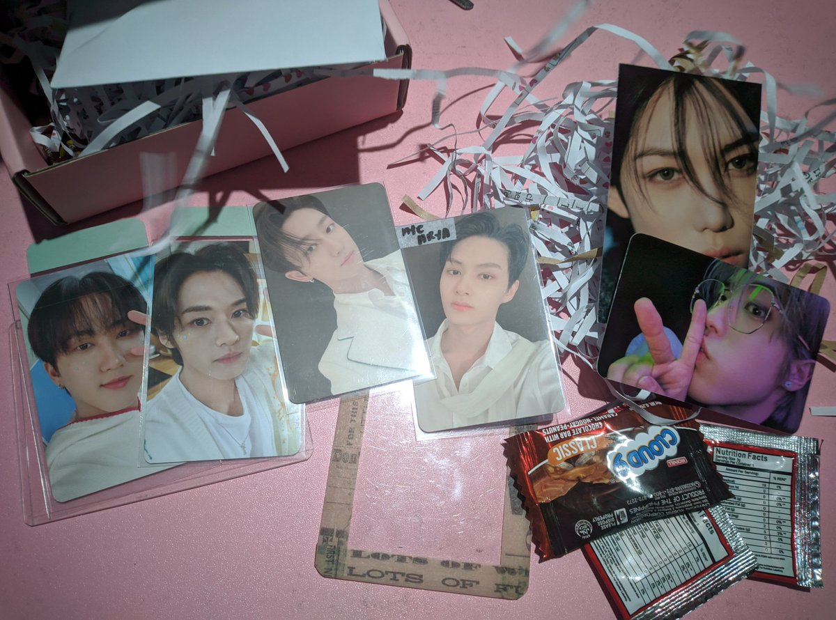 mayflyy_1997's tweet photo. #AryaFeedbacks #AryaMails
π from @hwangbokkie
Waaaaaaaaah sinabay mo na pala si Linoo~~ Grabe ganda ng gising ko hahaha. Tysm sa pagpapauwi ng hinahanap ko na pc ni Jun at Hao hehehe tapos may Lino at Binnie ka pa pala kaya ayan nabudol na. Tysm Jennie Kim~~ Mwaaaa π©·π©·π©·π©· https://t.co/X21r1JuTPM