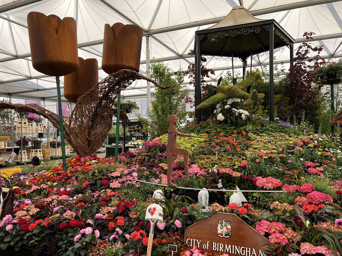 Darren Share (@darrenshare) on Twitter photo Last day to make the display look as good as it can. Judging tomorrow <a href="/CoftonNursery/">Cofton Nursery</a> <a href="/FloellaBenjamin/">Floella Benjamin</a> Last day to make the display look as good as it can. Judging tomorrow <a href="/CoftonNursery/">Cofton Nursery</a> <a href="/FloellaBenjamin/">Floella Benjamin</a>