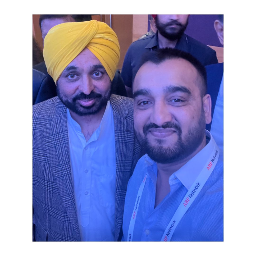 Got an opportunity to meet the Punjab Chief Minister @bhagwantmann1 at @abpmajhatv #ideasofindiasummit2023 at @grandhyattmumbai . A very humble personality I must say. It was wonderful being a part of this event. 
#abp #abpnews #abpmajha #chiefminister #punjab #bhagwantmann #aap