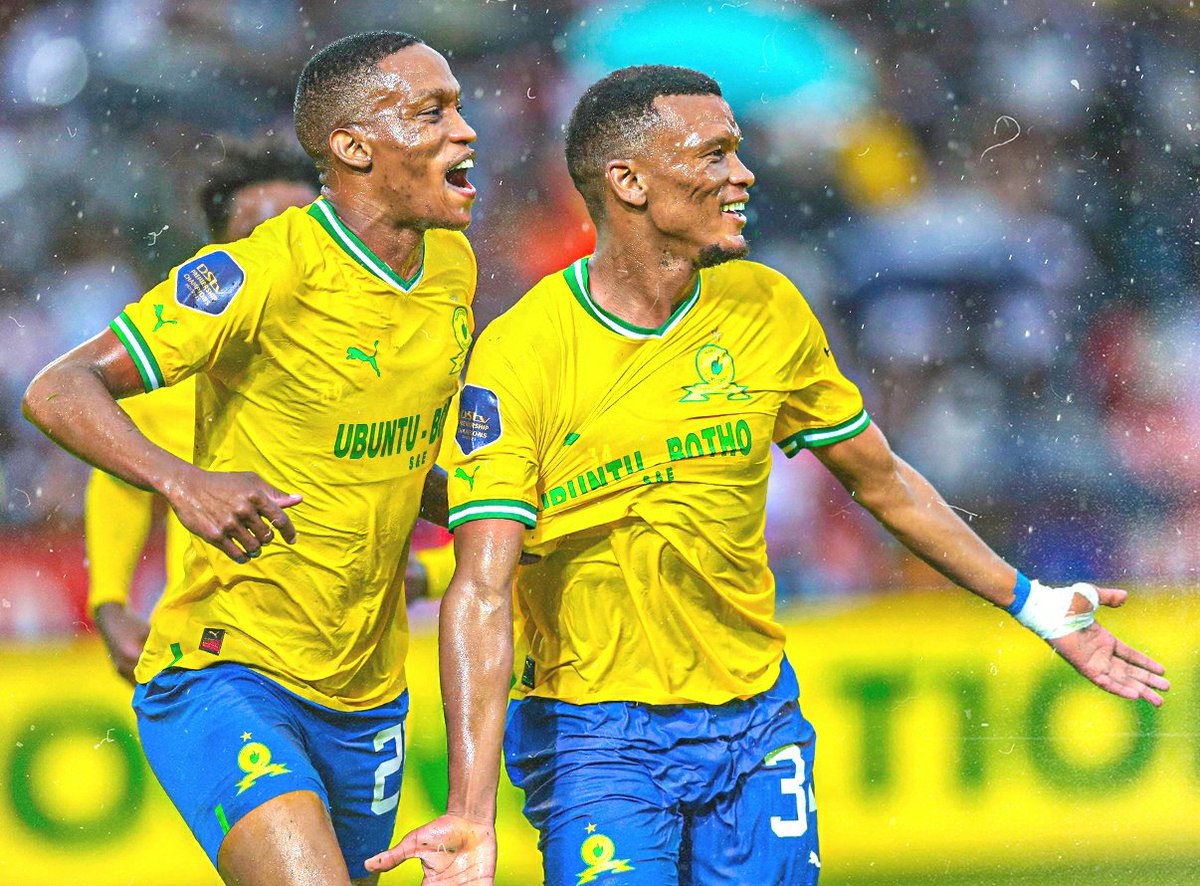 MS_Sharpeville's tweet photo. Mothobi Mvala is the reason why Mamelodi Sundowns defense has been so solid. He has been the ever constant in that defense.

If you want Mvala, clearly you a fan and not a supporter of Mamelodi Sundowns.  

#Sundowns https://t.co/SzPFIDzJTS