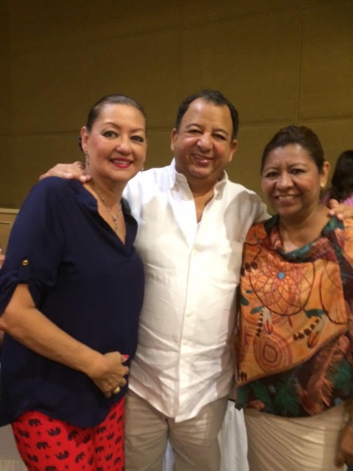 conchmurillo's tweet photo. Luz en su camino @LuisWalton 🙏🏻❤️🫶el mejor ser humano! El mejor jefe! El mejor padrino! El mejor amigo! El mejor, me duele mucho su partida 😞 https://t.co/MEtILXwJgL