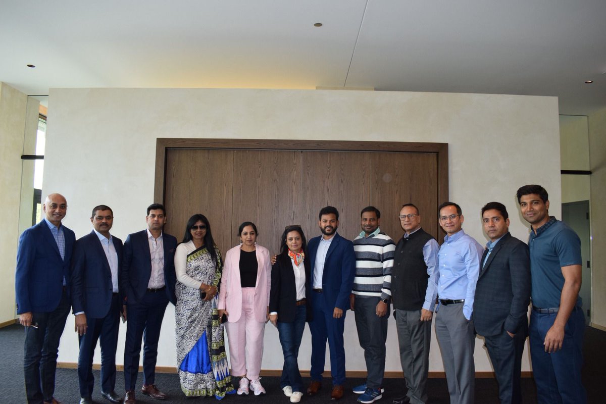 SriKrishnaLavu's tweet photo. The 4th @EPIC_India's #LegislatorsProgram has concluded & it featured discussions around climate change, geopolitics, economic initiatives & Ukraine. I got to interact & learn from domain experts at @UChicago & presented the Indian perspective with my fellow Parliamentarians. https://t.co/Lggg5garef