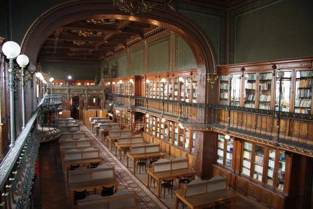 andreibotez's tweet photo. @Culture_Crit My local library - Asachi Library in Iasi, Romania https://t.co/olz6FsO0NJ