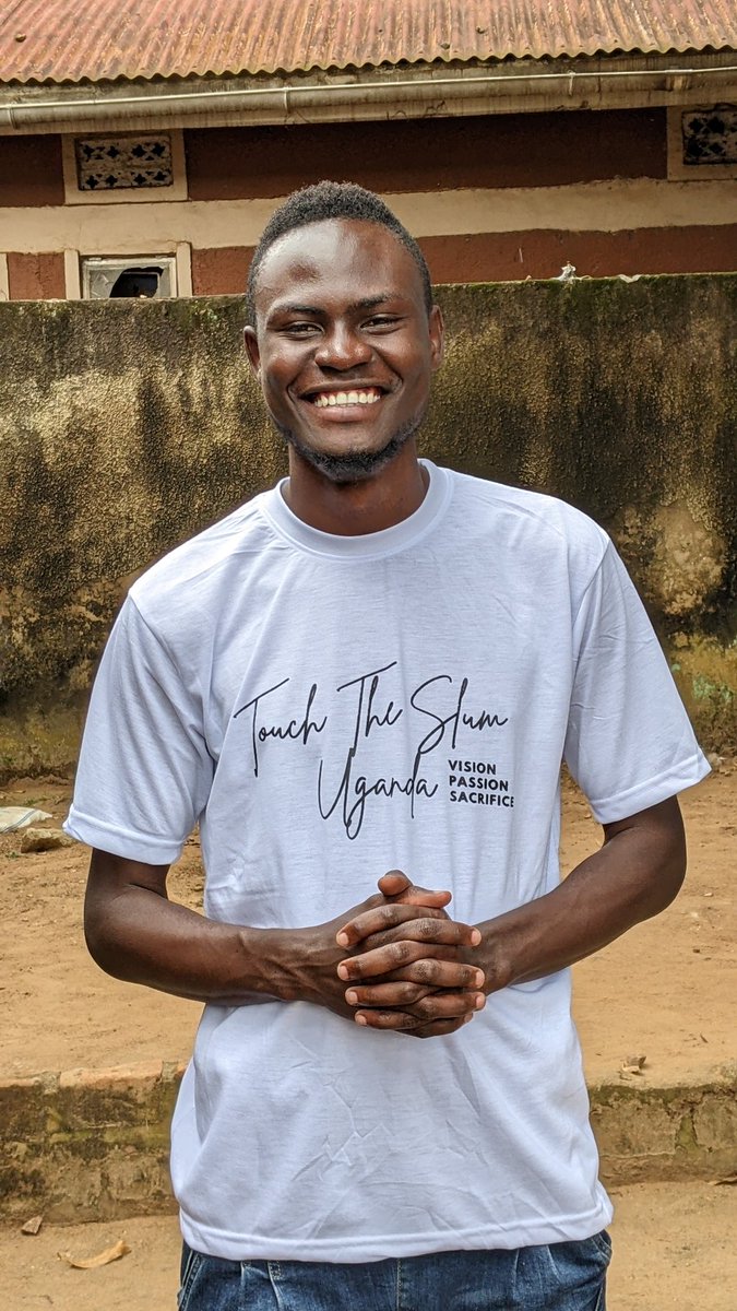 StormJuliusUG's tweet photo. Always Embrace your "Vision, Passion & be willing to Sacrifice." Betterment of our communities always lies in our hands before any external support. #ConsistentMovement #Namuwongo #TouchTheSlum https://t.co/Z5yMwCAvpJ
