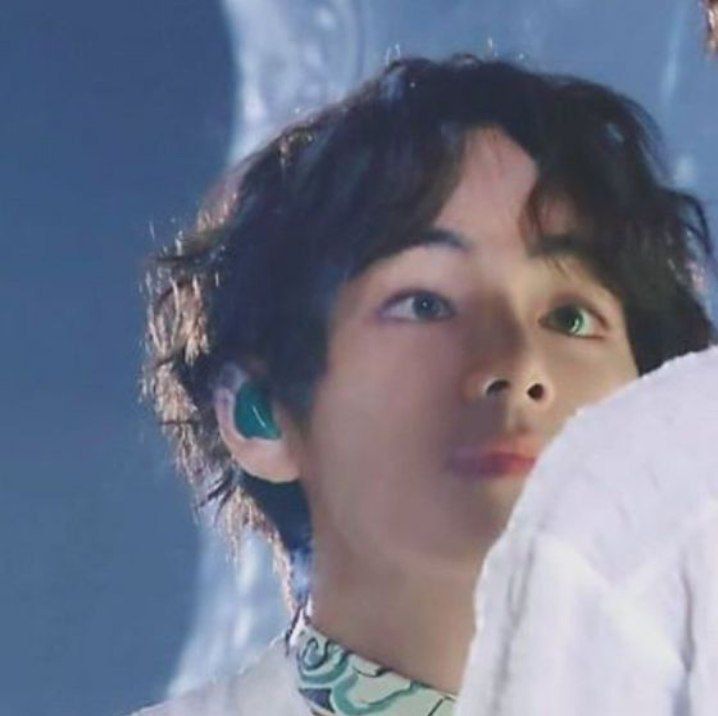 _vkookv__'s tweet photo. چشماش...دورت بگردم خب
#WeLoveYouTaehyung
WE LOVE YOU TAEHYUNG https://t.co/vG1cve0gPG