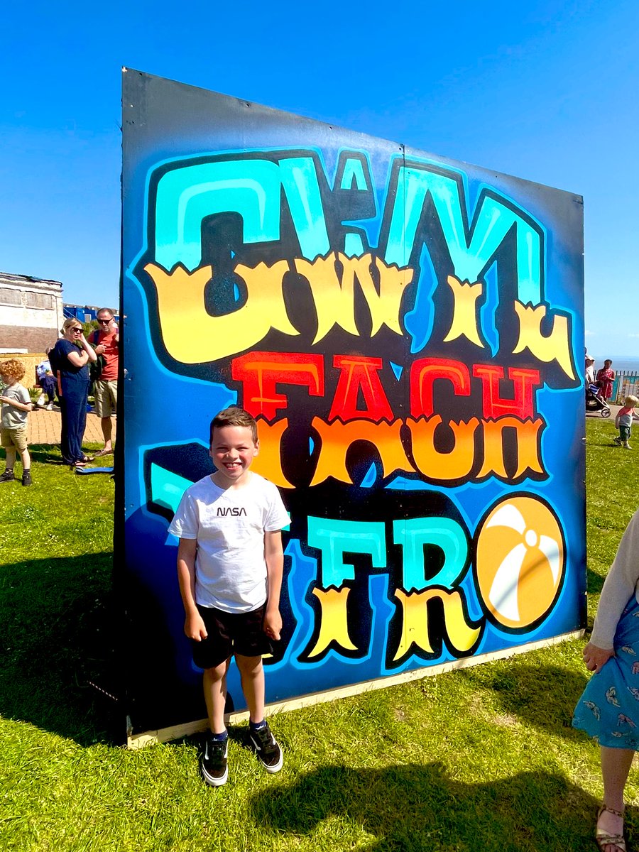 Mam falch iawn. 🩵 Diolch a Da iawn @ysgolsantbaruc Canu mor anhygoel! @gwylfachyfro