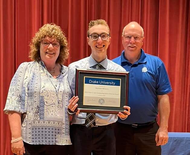 Already doing huge things is former BHPLL Challenger player Matthew Williams. 
He was the commencement speaker at Drake and received the Oreon E. Scott Outstanding Senior Award. 
Was he a better student than volunteer at Wood Bat Blast and All Star games?
#baseballisforeveryone