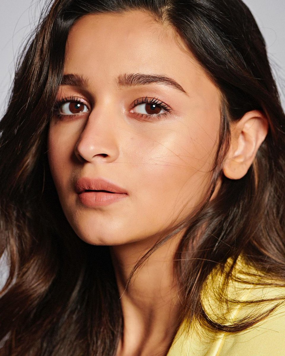 She has never failed me not even once! 
#AliaBhatt face card is INSANE🫡🔝🥵❤️‍🔥💥💅