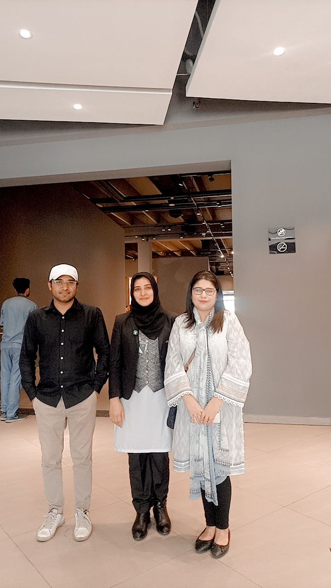 '📢 Amazing day at the Army Museum Lahore! 🏛️ Our undergraduate students embarked on a captivating site visit, exploring the fascinating portrayal of war history through art, 🖼️ in line with learning beyond the classroom approach. #Fieldwork #LearningThroughArt