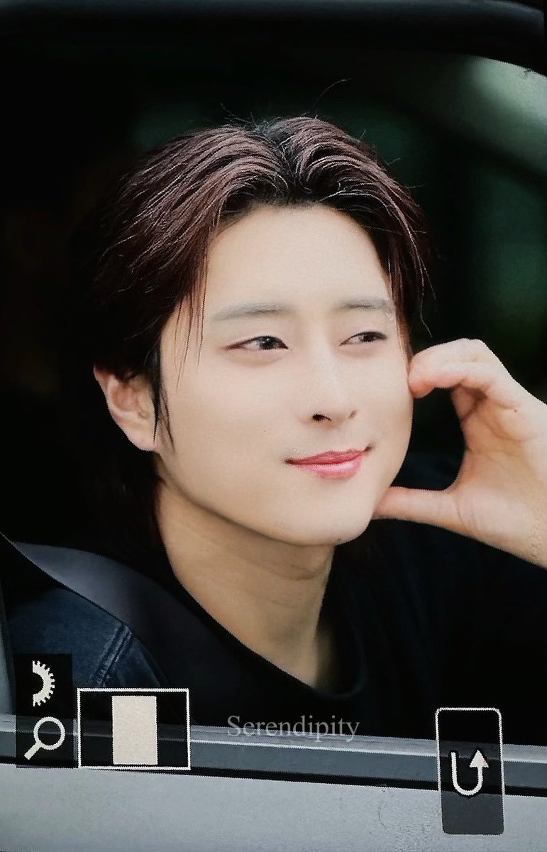 230521 K-909 퇴근

🫶🏻
#KARD #JSEPH #카드 #제이셉 
<a href="/KARD_Official/">KARD (카드)</a>