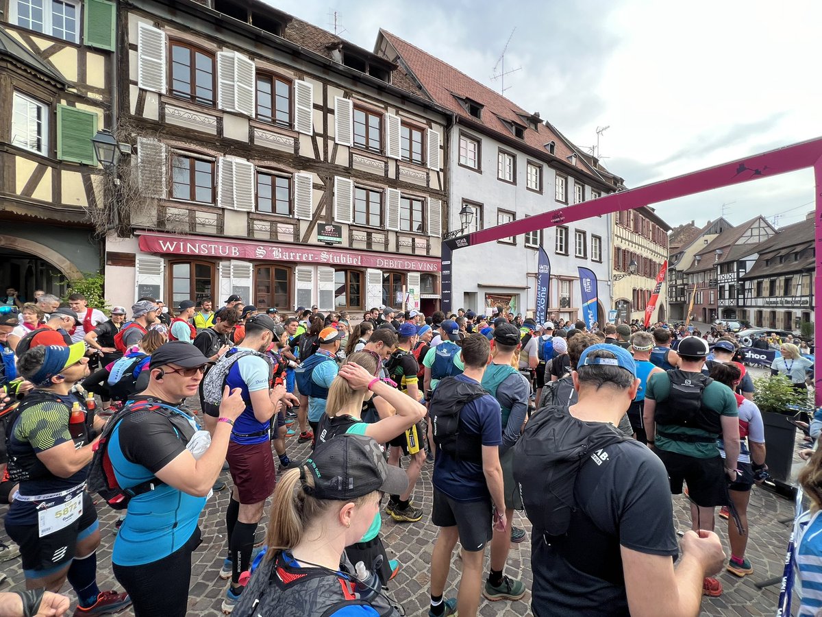 toutelalsace's tweet photo. Top départ du Trail des Pèlerins du #TRAILALSACEGRANDESTBYUTMB à #Barr : 34km, 1280m dénivelé+ 🏃‍♂️

Bonne chance à tous et à nos 15 agents en course de l’#EquipeElsass ! #UTMBLIVE https://t.co/srjIXIH7Ja