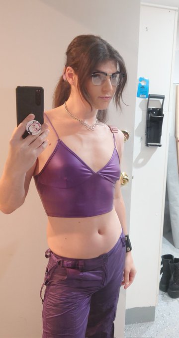 Going out first time in a while ❤️❤️ https://t.co/THN8Szg6iT