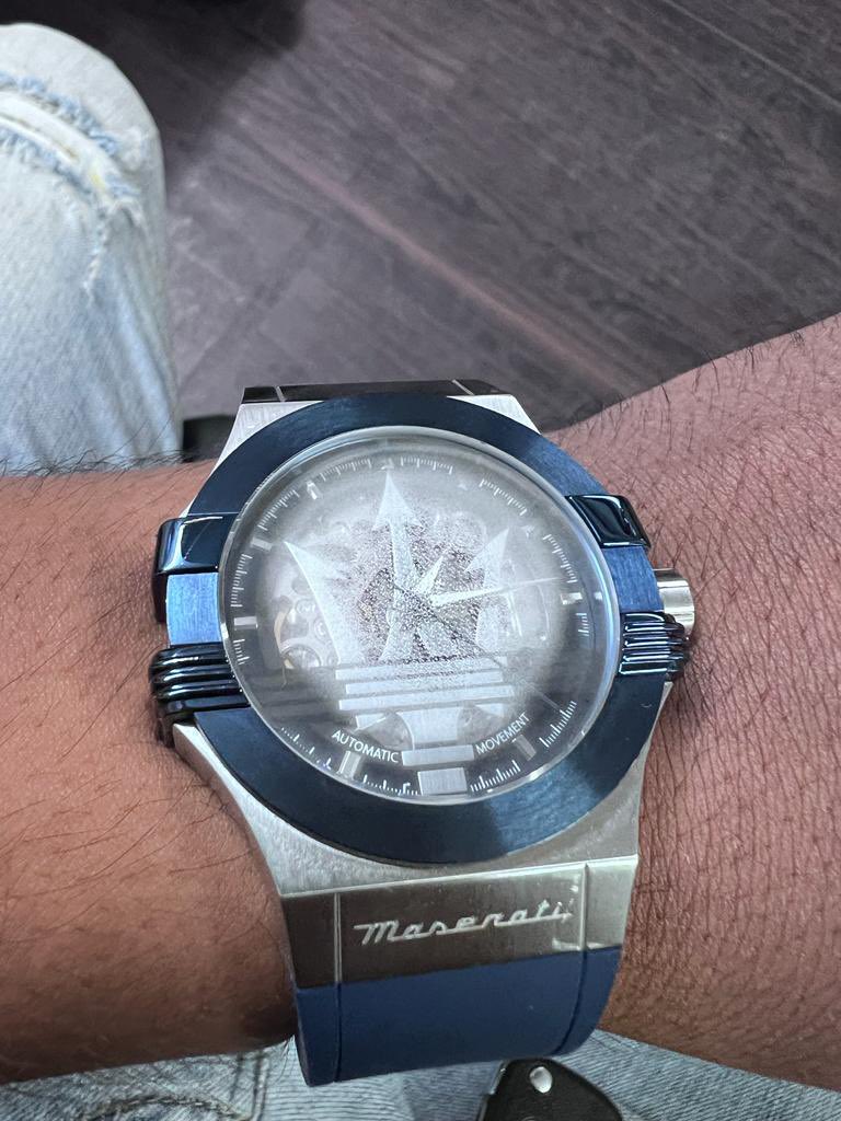 AleemSh601452's tweet photo. #Maserati If they are making watch waterproof it should be water resistant but now it seems like they are selling this watch by saying it is waterproof and at the end when something like this happen they will wash their hands off by saying it was customer’s fault. https://t.co/kbtbGOgvOn
