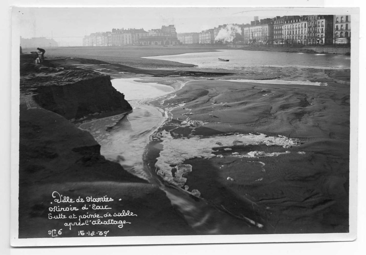 nantesfr's tweet photo. 🌊💪 Les comblements de la Loire à Nantes : des décennies de travaux et des millions de mètres cubes de sable déversés. Vous pouvez également venir visiter l’exposition sur les aménagements actuels Place du Commerce.
🔗https://t.co/cviwr2sMjk
© Archives de Nantes https://t.co/FQT6xJ3TGF