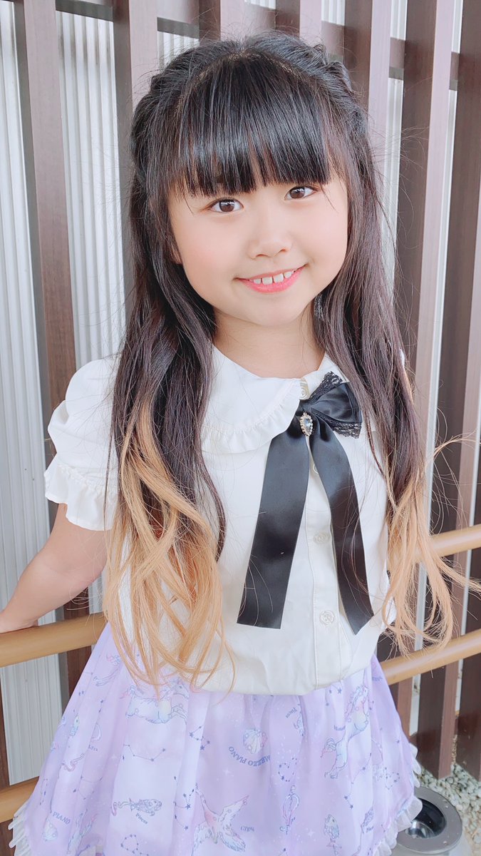 15時30分頃からミクチャ配信するよ〜♡
色素薄めに憧れてる色素濃いめあちゅ😂💕
初めてのイベントなので応援してねーーー💖