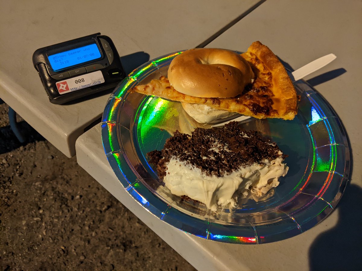 This is how you party.
Pager network and a pizza bagel
&lt;3 <a href="/pinguino/">ριɳɠυιɳσ 🍕</a>