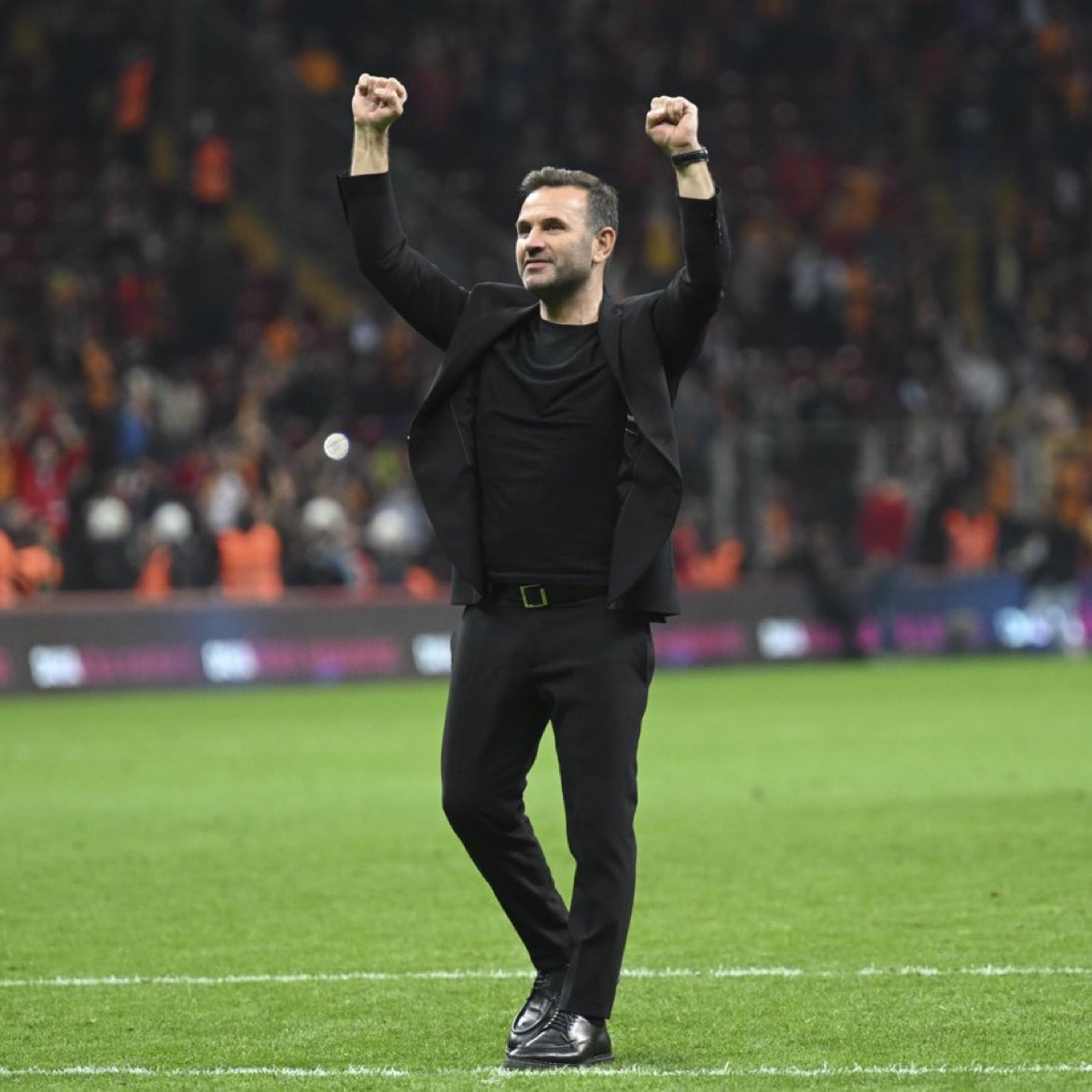 ajans1905's tweet photo. Okan Buruk: "Hedefim, Galatasaray tarihine şampiyonluk kazanmış bir hoca olarak geçmek. İnşallah önümüzdeki hafta Allah bunu nasip eder." https://t.co/hOtklIV51w