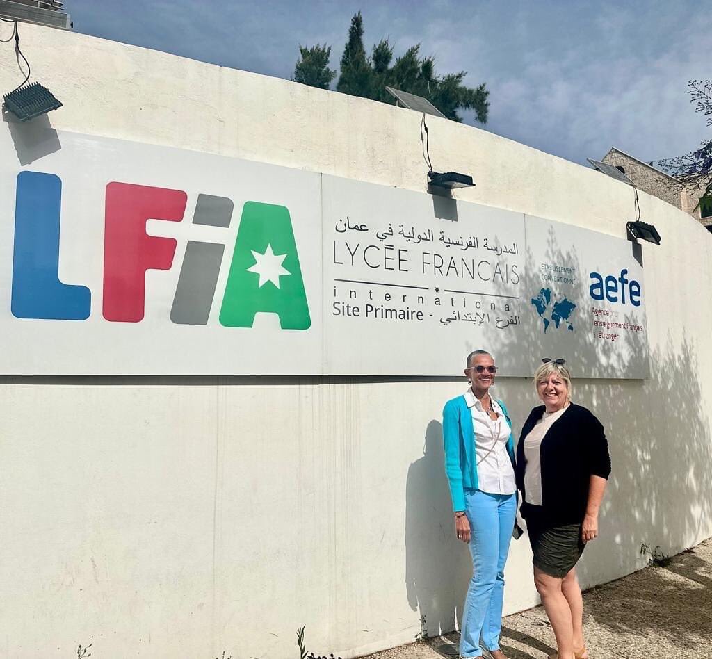 Mme CUVILLIER, basée au Caire, conseillère pédagogique de la zone moyen-orient / proche Orient du réseau AEFE, a visité des classes de l’école primaire du LFIA lors d'une mission formation du 16 au 18 mai et rencontré le corps enseignant et la direction.
<a href="/zonemoyenorient/">Aefezonemoyenorient</a>