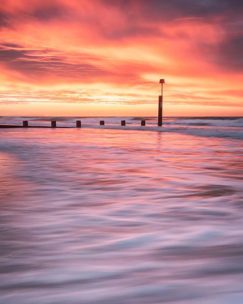I had the urge to process a sea scape.. This was a special sunrise a couple of years ago 👌 I think I probably have enough content for a Groyne exhibition now 😂
.
#southcoast #visitdorset #bbcengland #lovefordorset #jurassiccoast #bbcearth #bbcspringw… instagr.am/p/CsfpZN4K47k/
