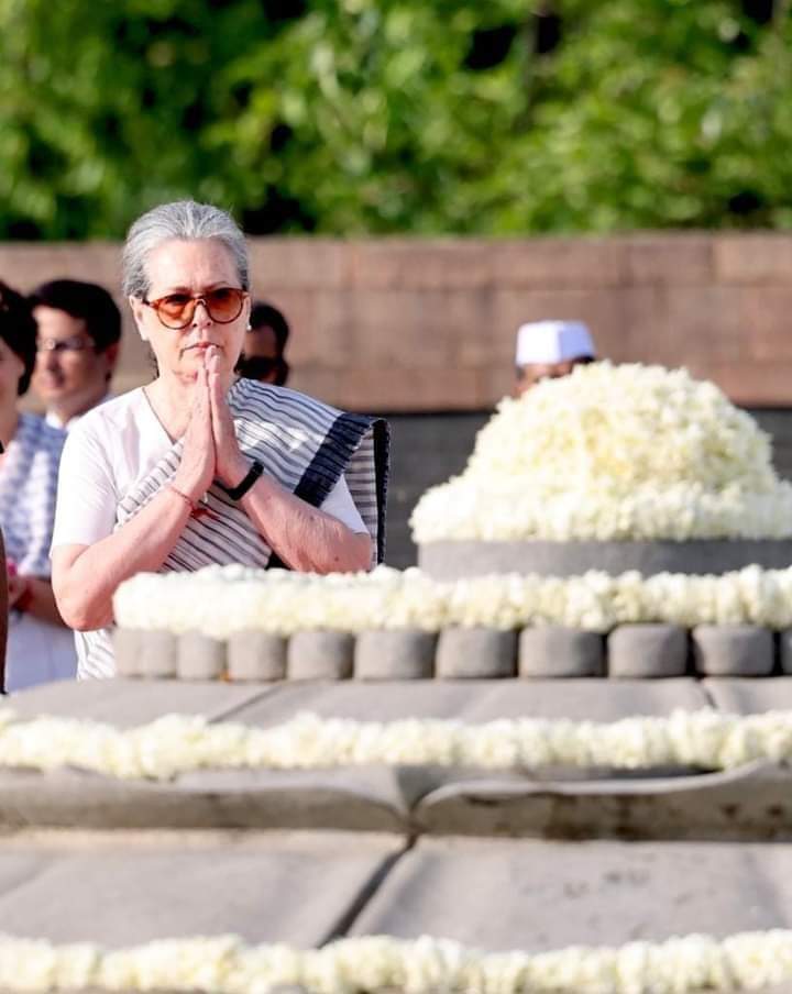 త్యాగానికి ప్రతిరూపం...💕💕

#Salam_Rajiv    #RememberingRajiv