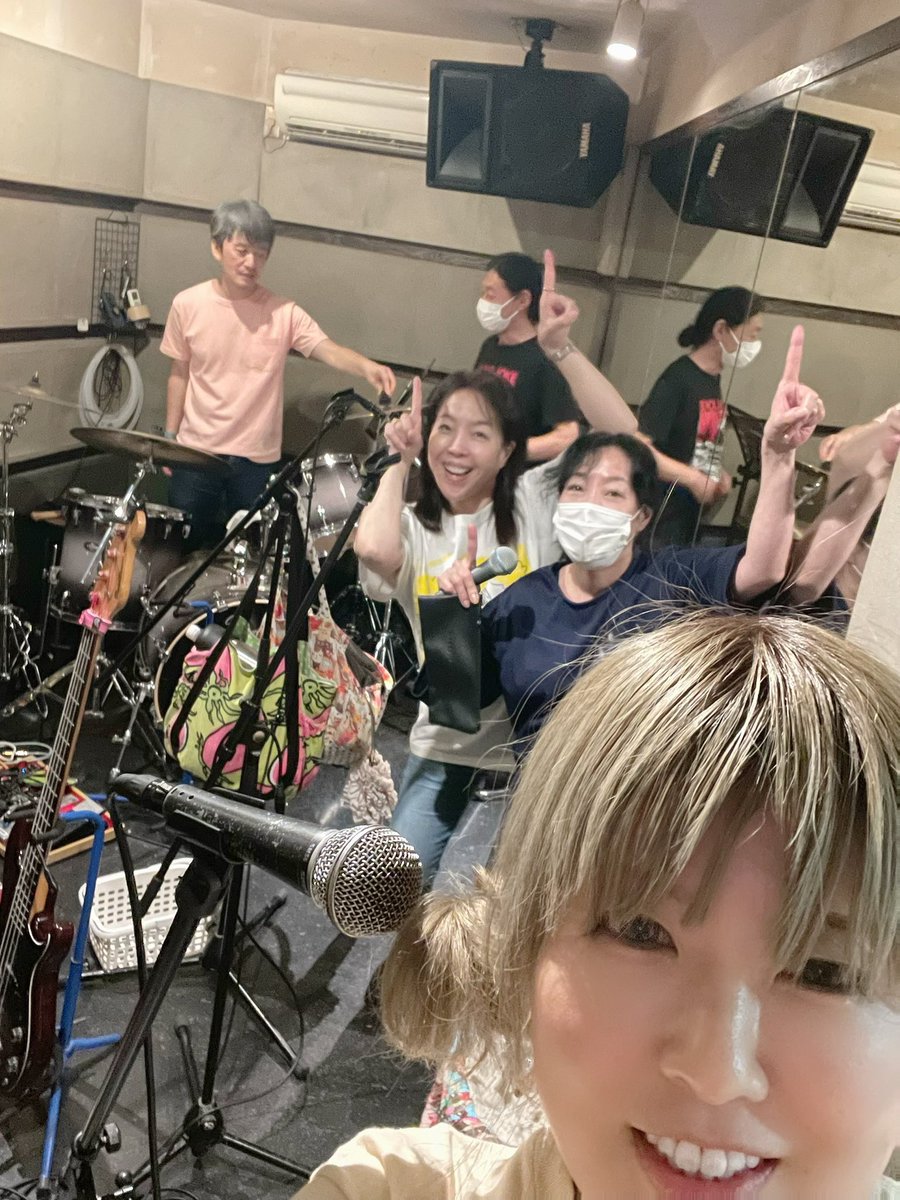 Coba_U's tweet image. リハーサル♪

Coba-U  Presents
プリティ・パニック・ポップ・ピープル・パラノイア vol.1
Cast
○#TINYSTEP 
○#CobaU
○#DJKAB 
2023/6/10(SAT)開場 18:30 ／ 開演 19:00
会場：四谷 #SOUNDCREEKDoppo
予約: tiget.net/events/238583
料金;3,200 円(＋１DRINK)
座席数50名限定
#ppppp