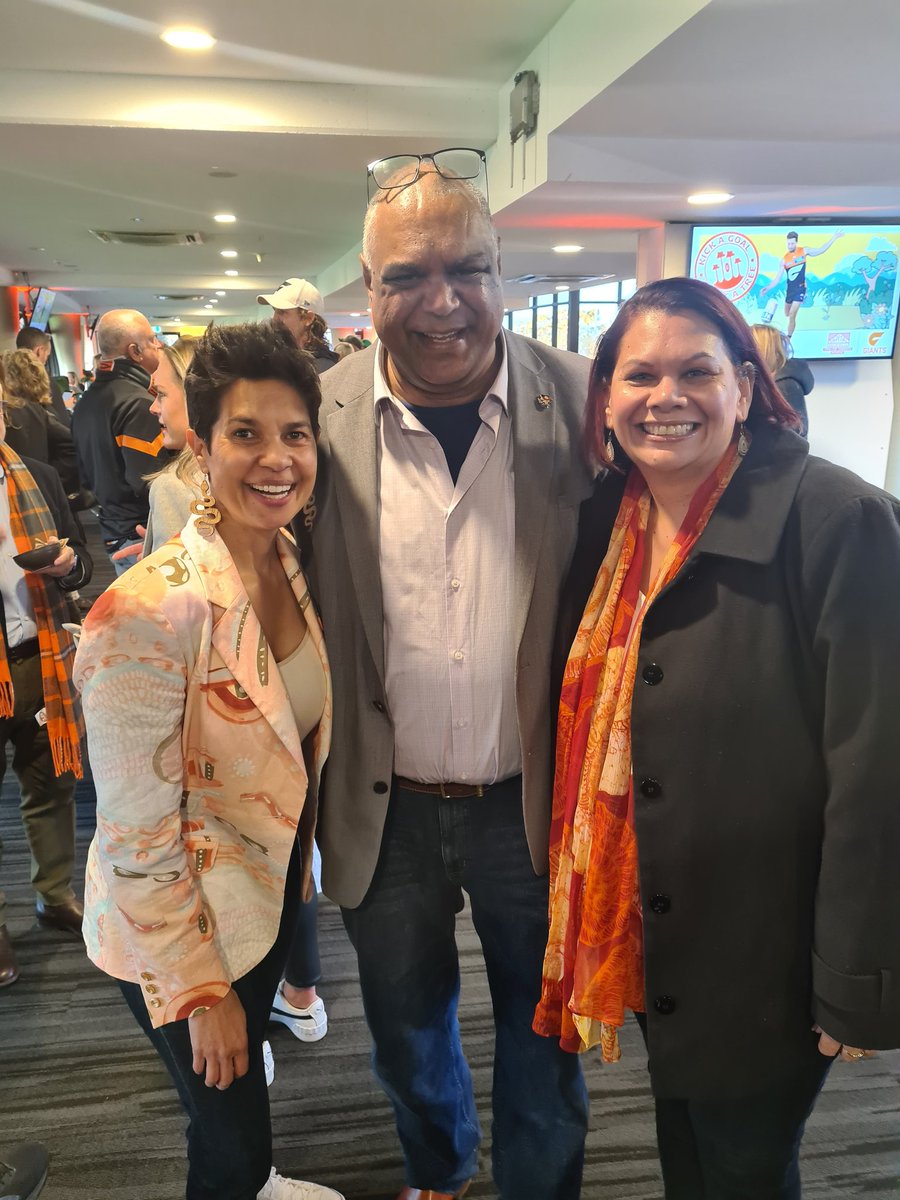 Jason_Oakley15's tweet photo. What a pleasure to be with these 2 x beautiful WA women
#giantssaints
#inspirational 
#leaders
#womenempowerment 
@NITV 
@NareldaJacobs10 
@aflwomens 
@AFL 
@tanyahosch 
@dorinda_cox
@seany_boiii_ 
@LadyCJD https://t.co/WCjAJHnhNB