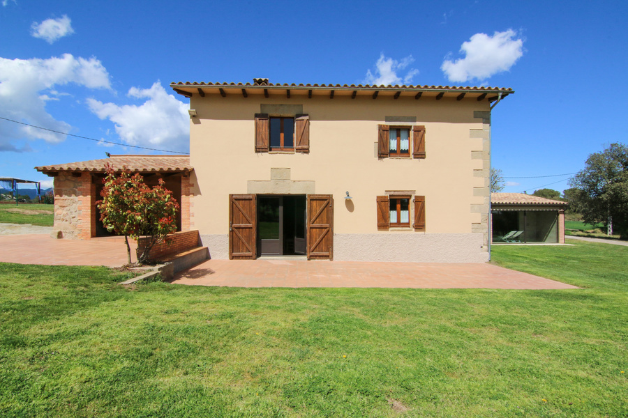 casesrurals's tweet photo. Avui us descobrim els allotjaments Casa Lladó: 3 cases rurals molt ben equipades a només 1 hora de Barcelona.
🏡 Capacitat per grups de 2 a 22 persones
👉 Comarca del Berguedà

#casesrurals #turismerural #berguedà #turismorural #casasrurales #casallado #barcelona #ig_catalonia https://t.co/dnEP4565Dx