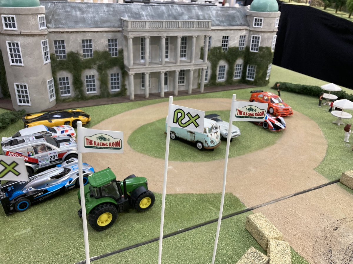 The Racing Room tweet media