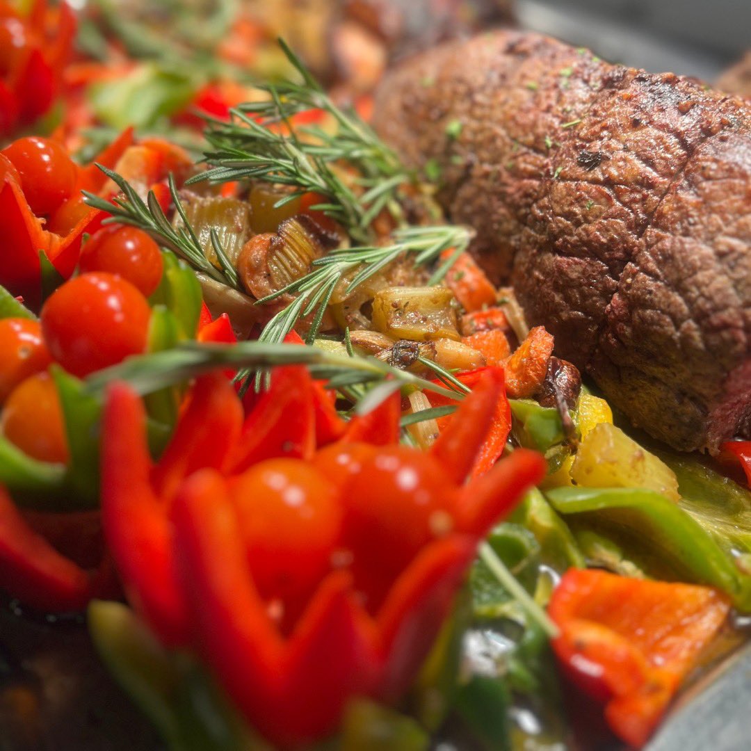 boarsheadbuffet's tweet image. join us for Sunday brunch at The Boars Head 🍽️😍

Our unlimited buffet offers mouth-watering dishes that include pizza, noodles, curry, salads, and all international favorites. 
Enjoy as much as you want without breaking the bank. 😍🍕

#boarsheadbuffet #sundaymeal