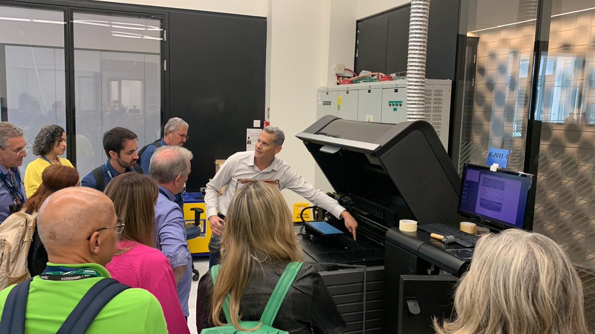 SergeInowlocki's tweet photo. It was a true honor to welcome Unimed do Brasil at our Stratasys office in Israel🇮🇱🙌 We showcase how our cutting-edge #3Dprinting solutions revolutionize patient care and treatments at Point of Cares globally! 🩺💙 
#healthcare #innovation @UnimedDo95025 https://t.co/R5Sqh8yuuB