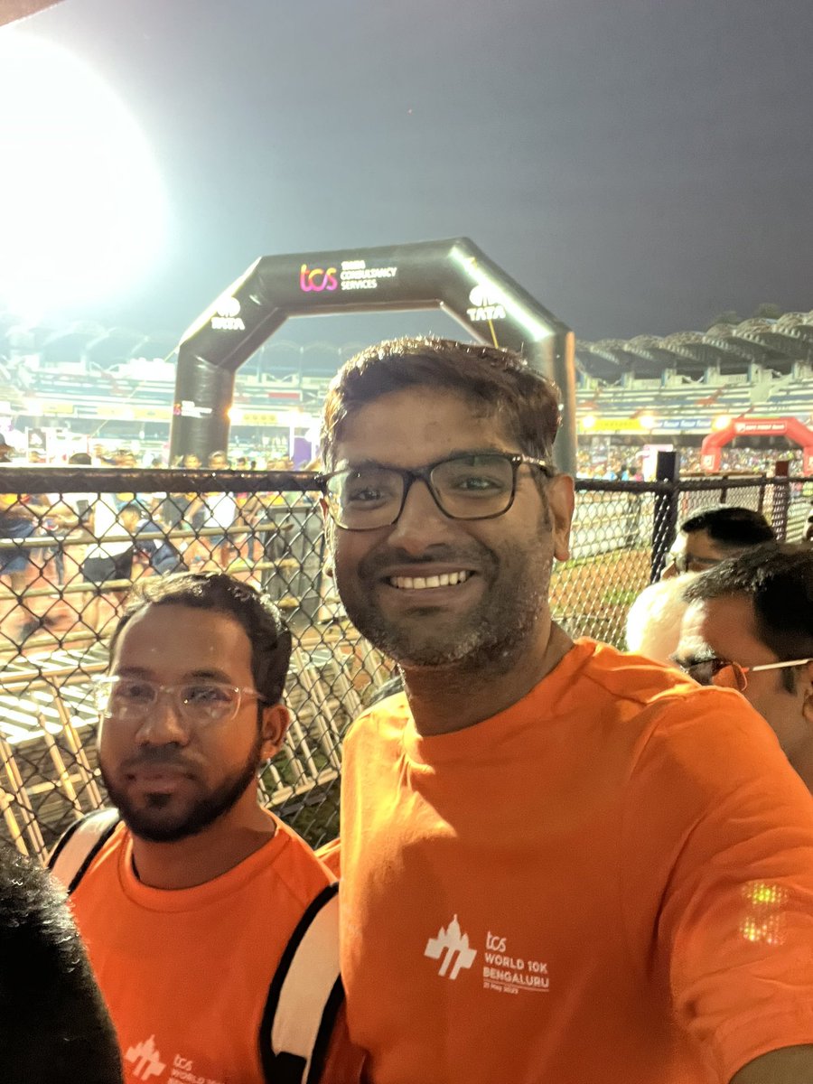 raamki's tweet photo. #TCSWorld10k - Volunteered as an ally to a visually impaired runner as part of the #inclusionrun initiative by #ABBF. Paired with Furkhan, a BeD graduate form Osmania University, Hyd. Working hard to get into a teaching role at JNU. 20-25pc vision in his eyes, chatty run…1/2 https://t.co/bYBuY7y6qx