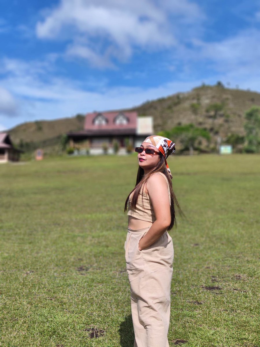 RehynaR's tweet photo. Embracing imperfection ❤️

📷: Wendell Benavente Cruda https://t.co/92spjHtJS3