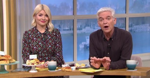 So Phillip Schofield is now leaving This Morning after his rift and fallout with Holly Willoughby the poor guy is going to starve now he’s not going to be having chefs cook for him 😂😂 good riddance Phil #DancingOnIce #philipschofield #HollyWilloughby #ThisMorning