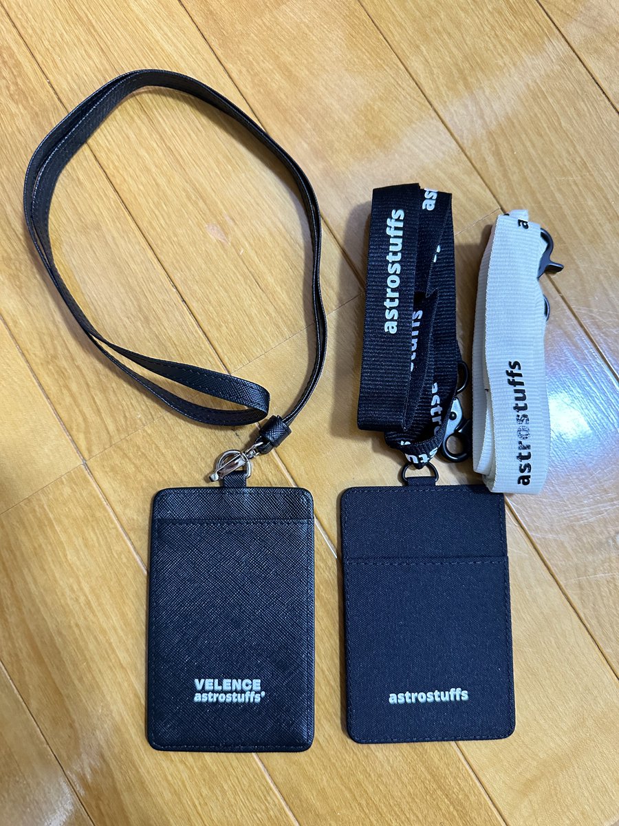 Mailism8's tweet photo. これは今朝届いたastrostuffs☺️
ネックレスも3つ💡
これは私のじゃないからすぐさま別場所へ保管した😆
endlessJourneyのストラップをこうする!!
#BLACKTOBASICSCollection
#madetolastforeveryone
#ENDLESSJOURNEY
#VELENCExASTROSTUFFS https://t.co/3BhfspfT6F