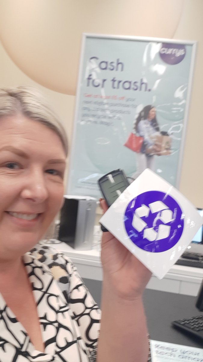 CatAsbestos's tweet photo. @currys Recycling my old tech at Doncaster @currys #CurrysCashforTrash https://t.co/RSz93OE5yy