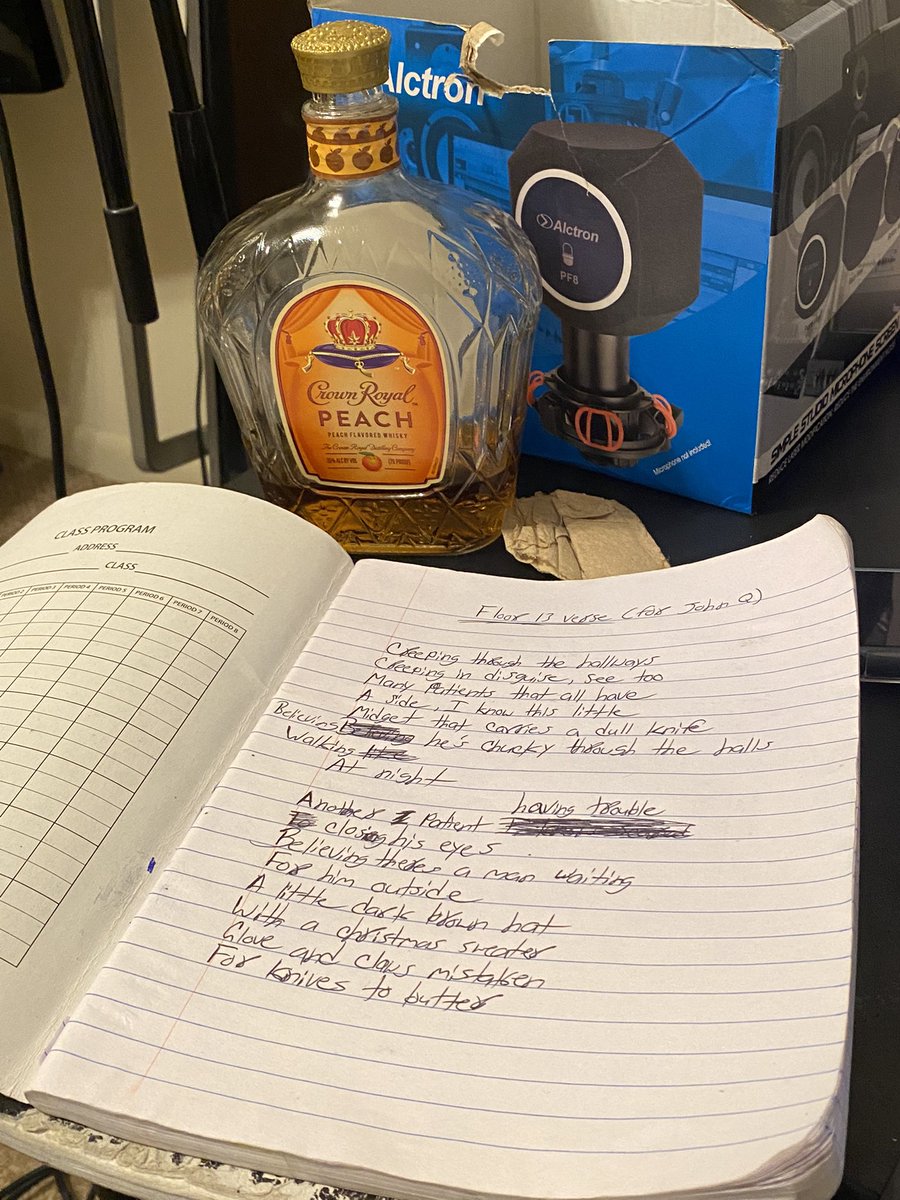 Definite91's tweet image. Let’s see if I can finished this feature verse off the early AM ✍️..
#hiphop #dcrap #writing #boombap #emceeing #latenights 
#crownroyal 🥃