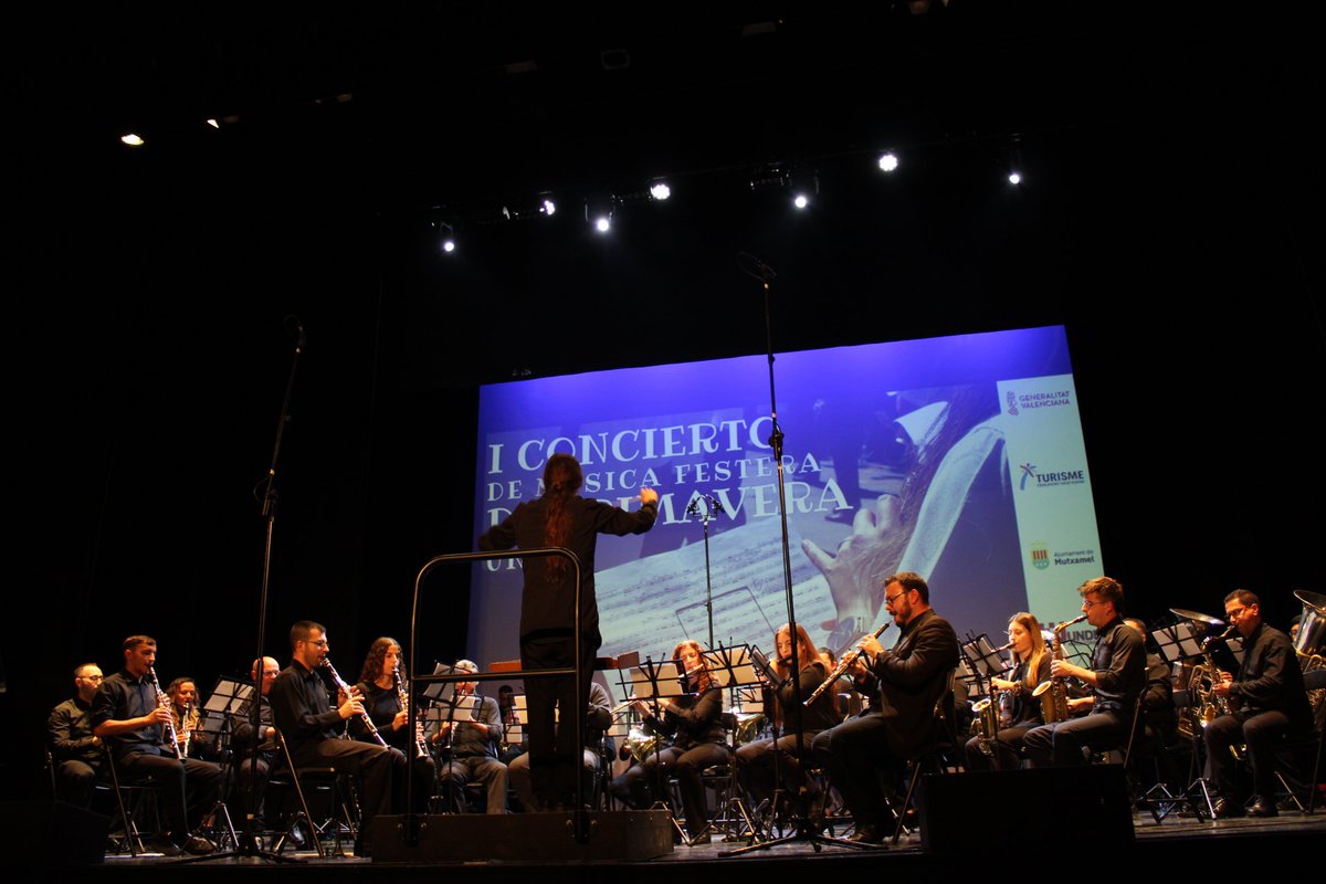 📸 Us deixem algunes fotos del concert.

📢 Volem donar les gràcies a la  Unió Musical L'Aurora de Sella, a l'Ajuntament de Mutxamel i a la UNDEF per deixar-nos organitzar aquest acte.

👉 Esperem que us agradara.