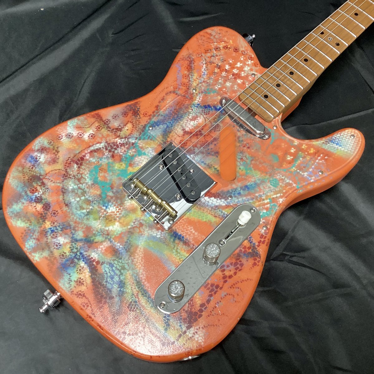 apollonmusic's tweet photo. 【新潟店】
#baboushka guitarsの模様は1本ずつアーティストのハンドペイント！

なので、全く同じ模様は１つもありません。
1本1本が世界に一つだけのギター！
https://t.co/v9NnNVe1zR
https://t.co/z3V7abO1q7

＃エレキギター
＃アート https://t.co/bRScPNbdUE