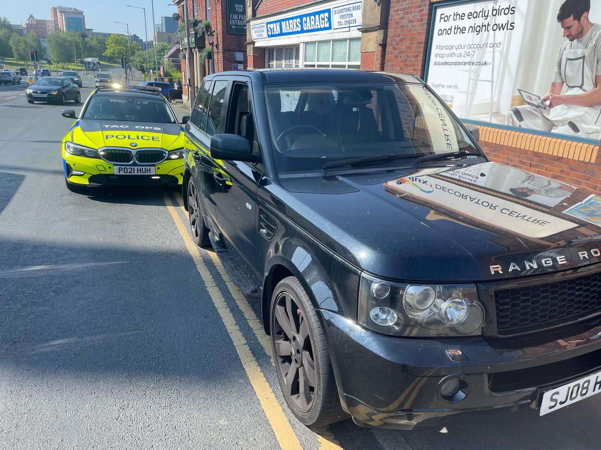 LancsRoadPolice's tweet photo. #HO30 stopped this Range Rover in Preston yesterday as it was being driven by a male but only insured to a female.
The driver thought he was a named driver on the policy β
TOR β
6 points β
Β£300 fine β
#T1TacOps https://t.co/SkVmCbwocD