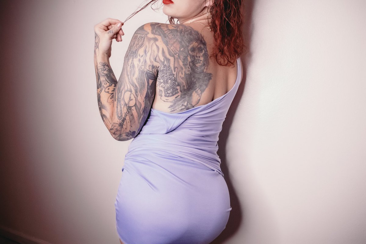 Me - captured by me 🦋 hi #selfportait #photographer #boudoirphotographer #tattoos #tattooedwomen #fullsleeve #witch #divinefeminine #redlips #cozzettecreative #darkfeminine #femme #femmefatale #divinefeminine #tattooartist #tattooideas #tattooart