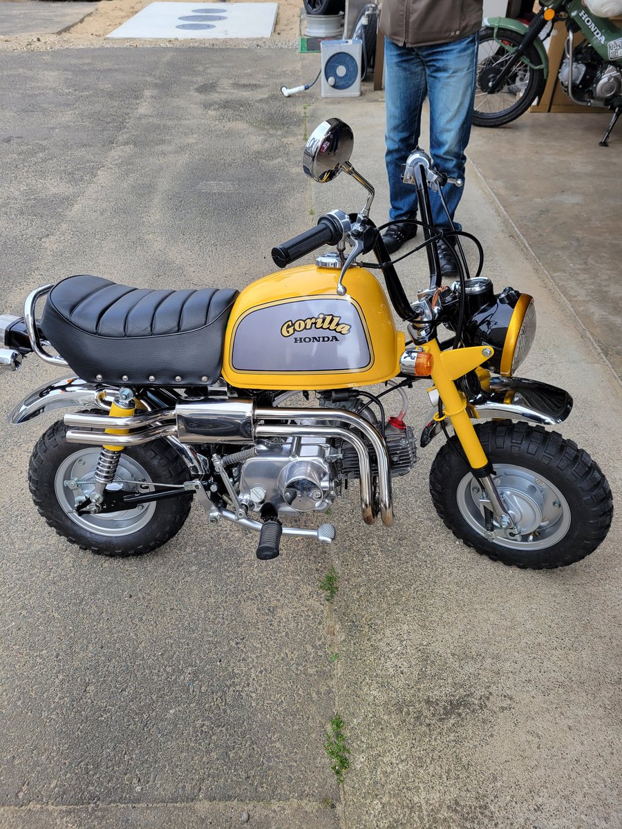 1993autostage's tweet photo. カブミーティングのお知らせとバラして一年後に完成したゴリラ、トップケース、タンデムシート外して移動 #カブ #ミーティング #ゴリラ #レストア #RA65 #レストア #大仙 https://t.co/MbgW9dcnvy